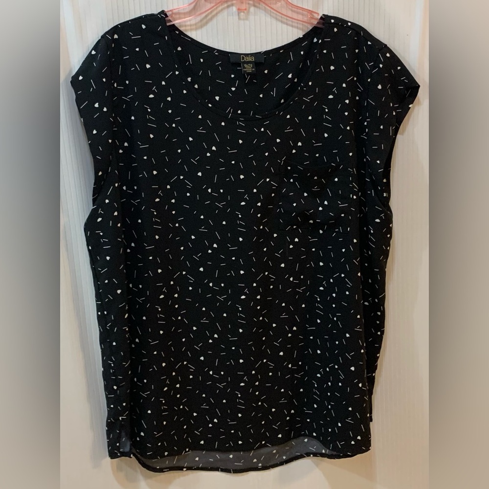 Dalia Ladies Cap Sleeve Blouse Black with White Print Size XL